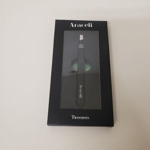 areceli lash & brow tweezers